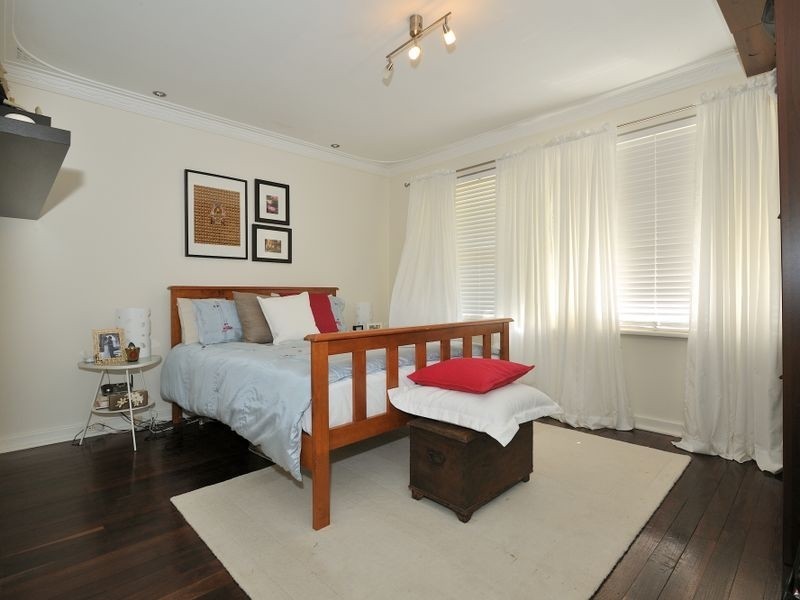 22 Clark Way, Orelia WA 6167