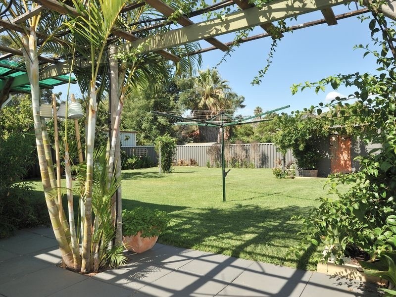 22 Clark Way, Orelia WA 6167