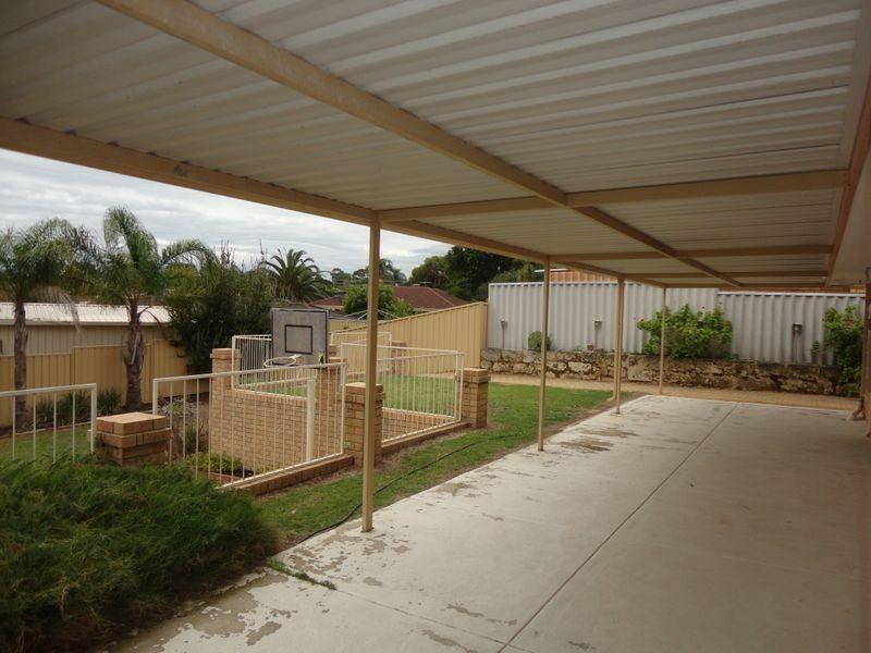 25 Tunnicliffe Street, Parmelia WA 6167