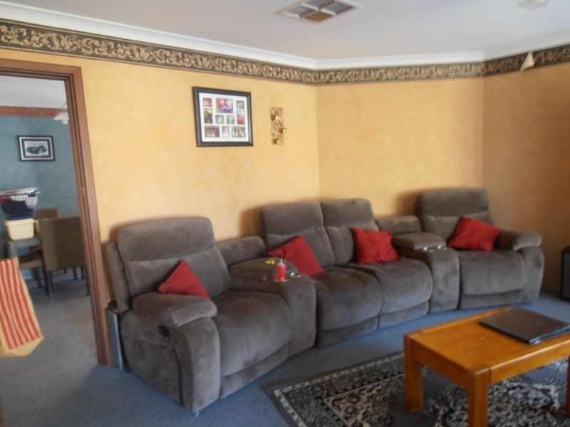 19 Roscrea Court, Orelia WA 6167