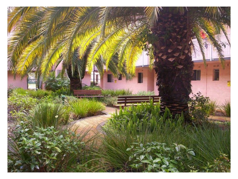 23/4 Canham Way, Orelia WA 6167