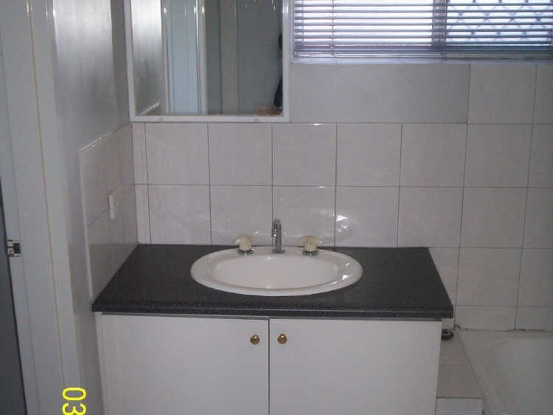 23/4 Canham Way, Orelia WA 6167