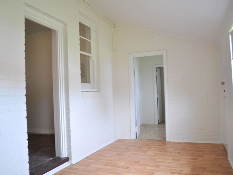 8 Heylmore Road, Medina WA 6167