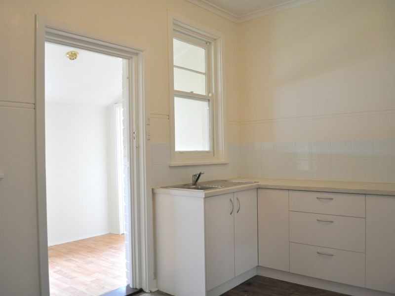 8 Heylmore Road, Medina WA 6167