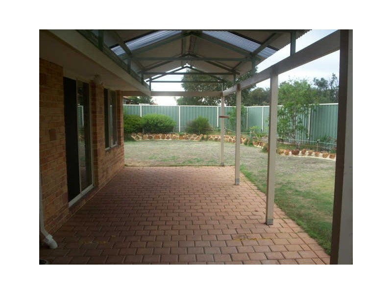 19 Roscrea Court, Orelia WA 6167