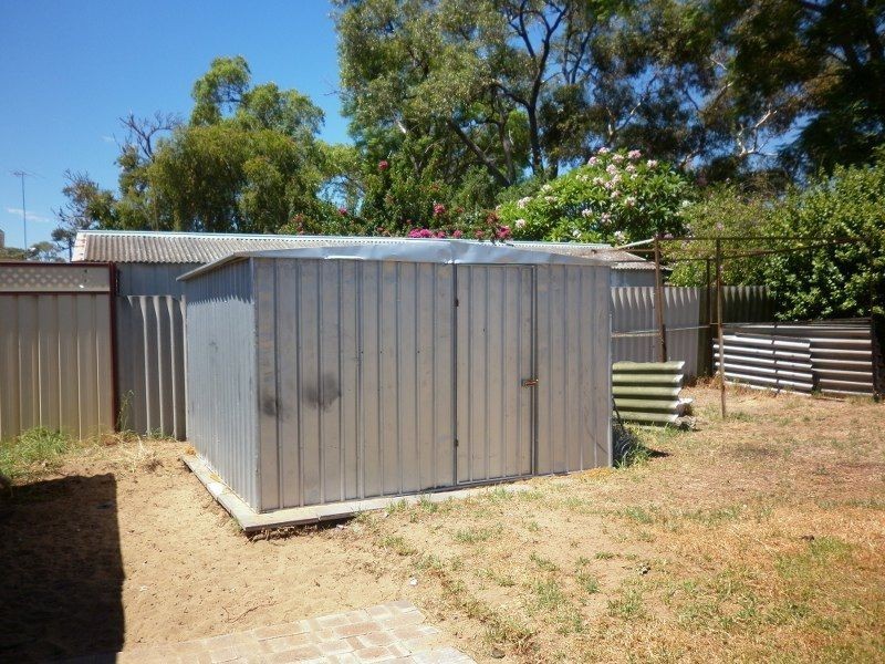 37 Rhodes Cres, Calista WA 6167