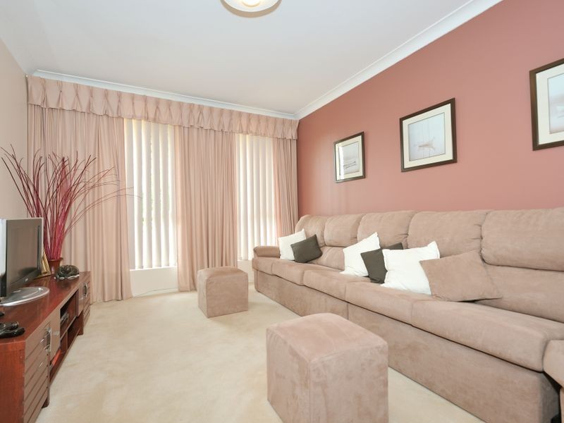 35 Dawson Way, Parmelia WA 6167