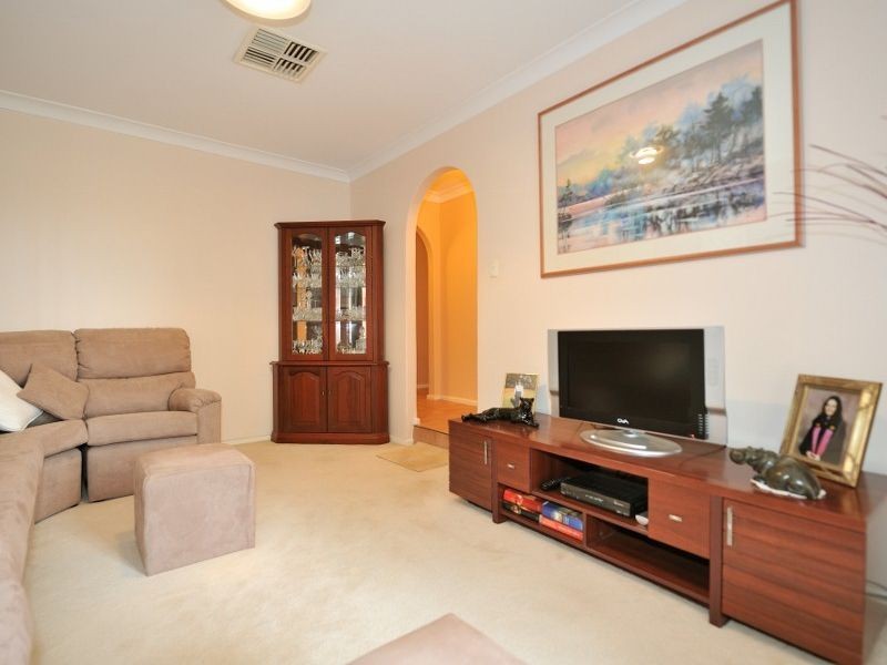 35 Dawson Way, Parmelia WA 6167