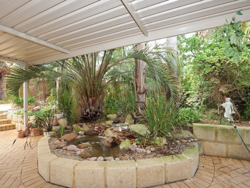 35 Dawson Way, Parmelia WA 6167