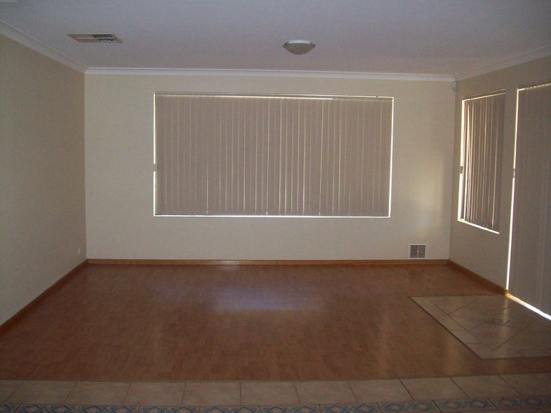 6 Cawdor Lane, Orelia WA 6167