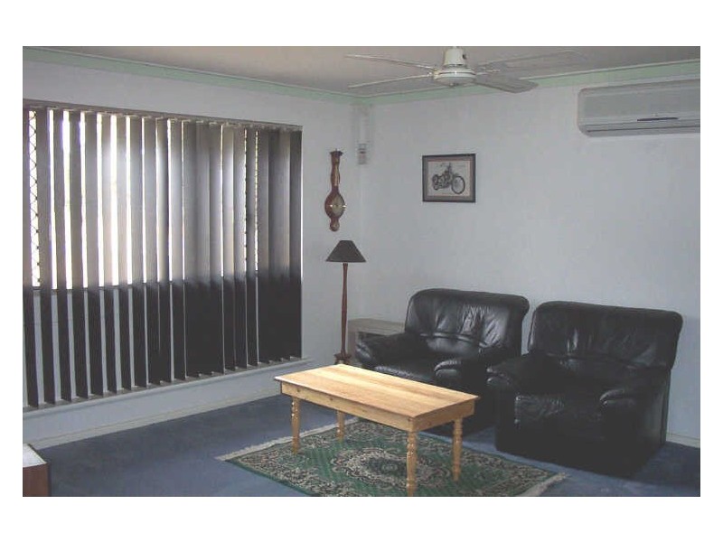 16 Dawson Way, Parmelia WA 6167