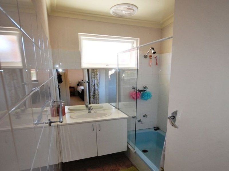 16 Crawford Avenue, Orelia WA 6167