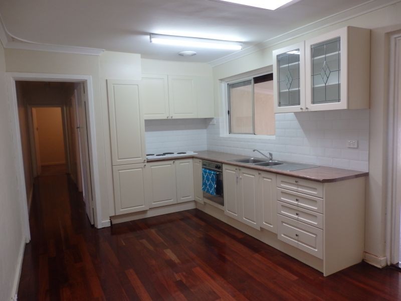 10 Cockman Way, Orelia WA 6167