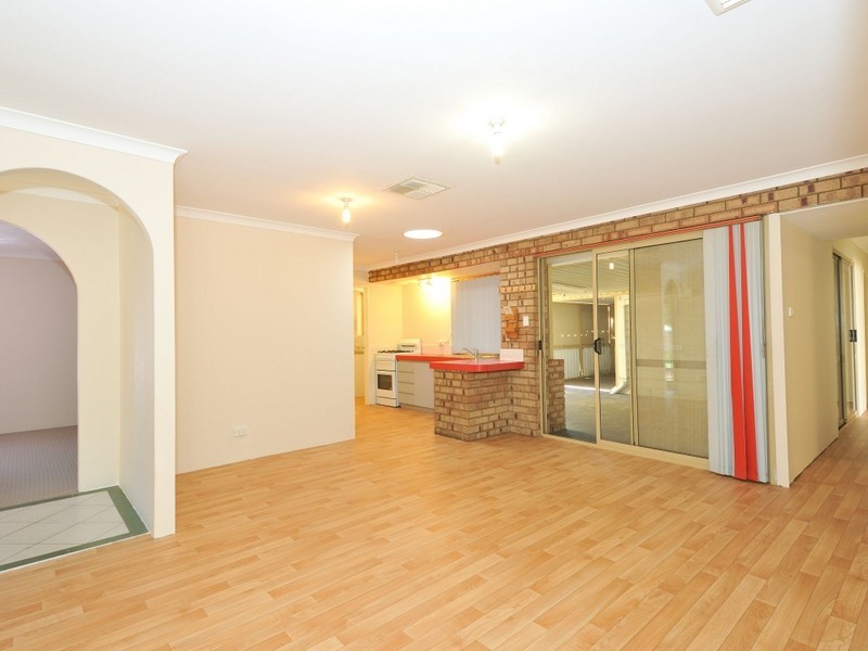 9 Sandford Grove, Parmelia WA 6167