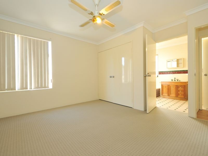 9 Sandford Grove, Parmelia WA 6167