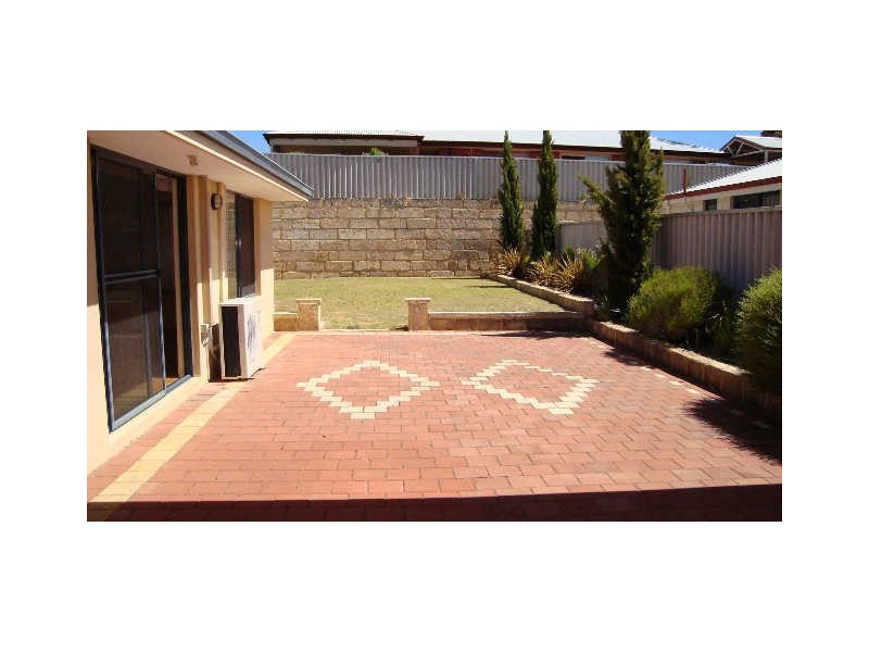 106 Warner Road, Parmelia WA 6167