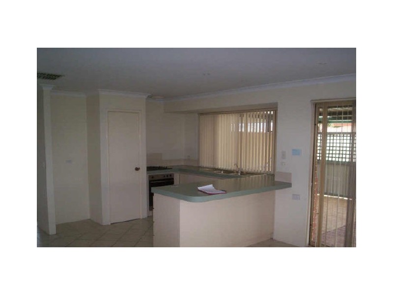 11 Castlerock Avenue, Waikiki WA 6169