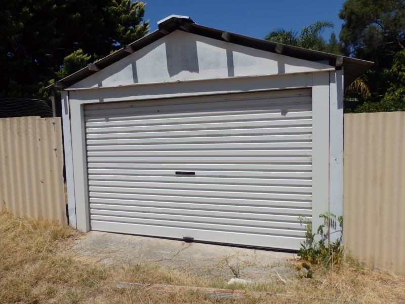 2 Hefron Way, Parmelia WA 6167