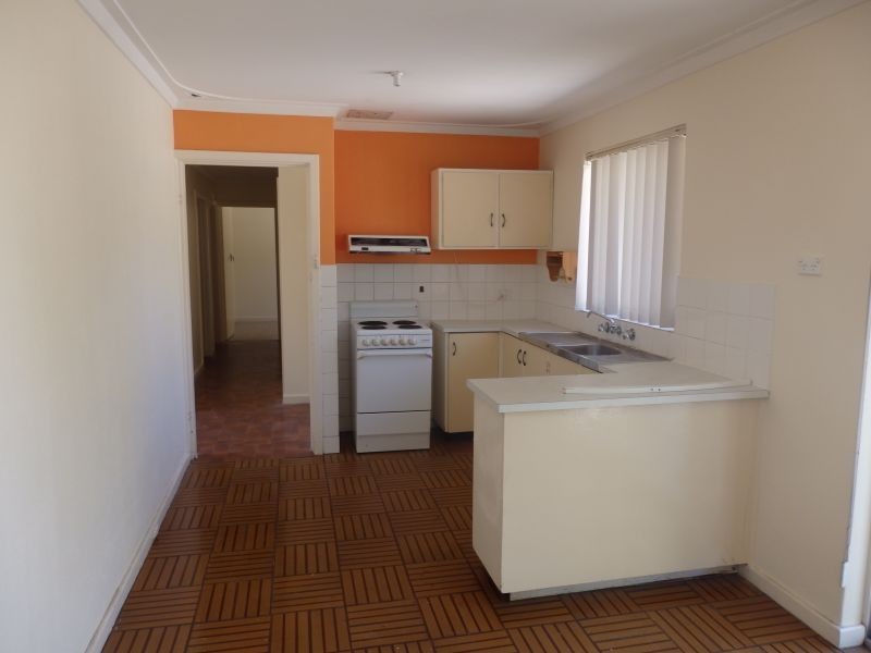 2 Hefron Way, Parmelia WA 6167