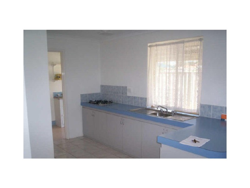 15 Hoyton Place, Parmelia WA 6167