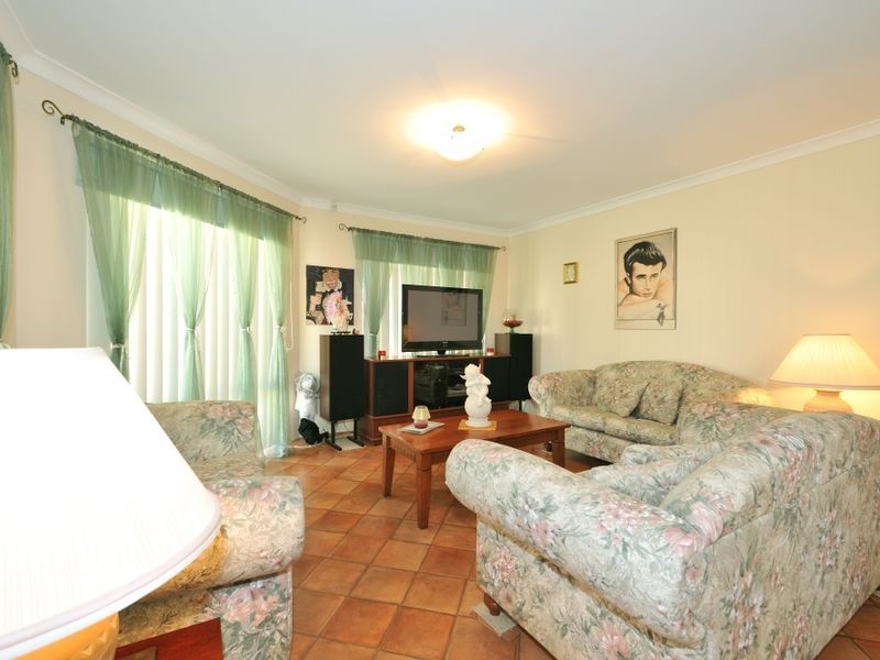 3 Lewes Court, Orelia WA 6167