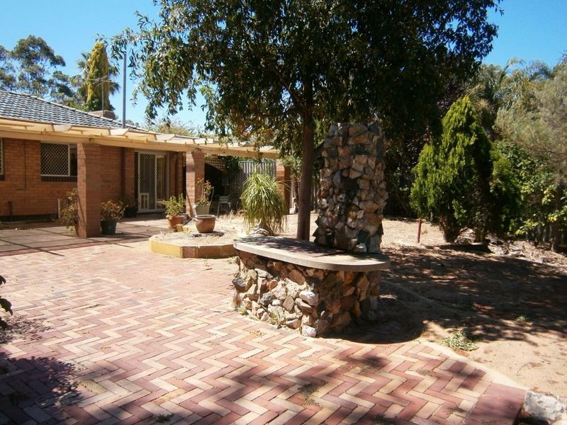 15 Paul Way, Orelia WA 6167