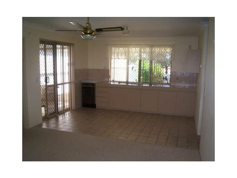 19 Preston Road, Parmelia WA 6167