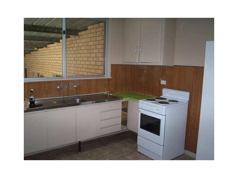 64 Medina Ave, Medina WA 6167