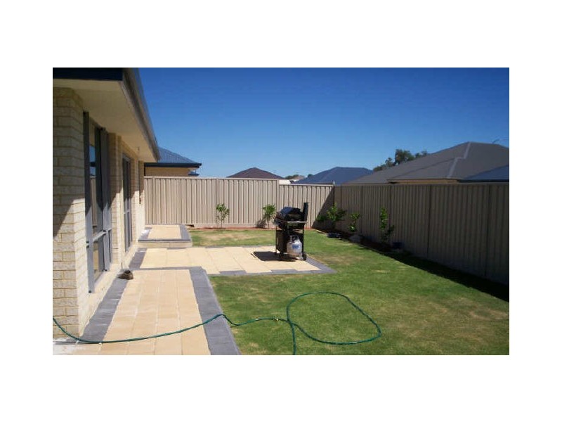 47 Whiteman Crescent, Bertram WA 6167