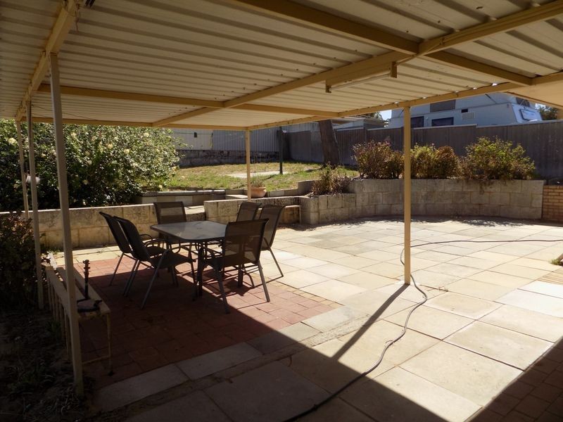 15 Patrick Vista, Parmelia WA 6167