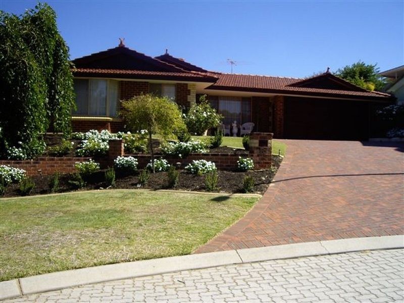 15 Oporto Rise, Coogee WA 6166