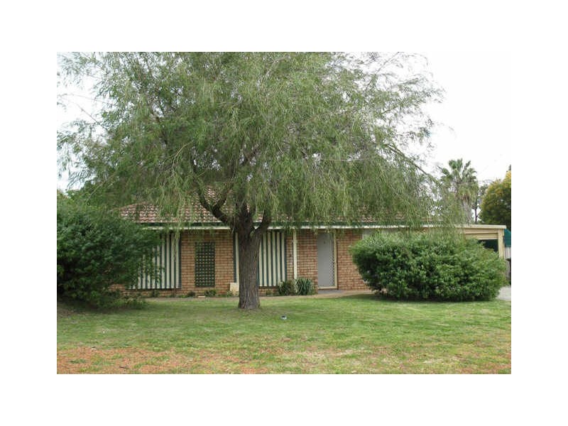 4 Darkins Retreat, Parmelia WA 6167