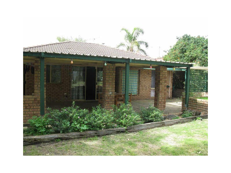 4 Darkins Retreat, Parmelia WA 6167