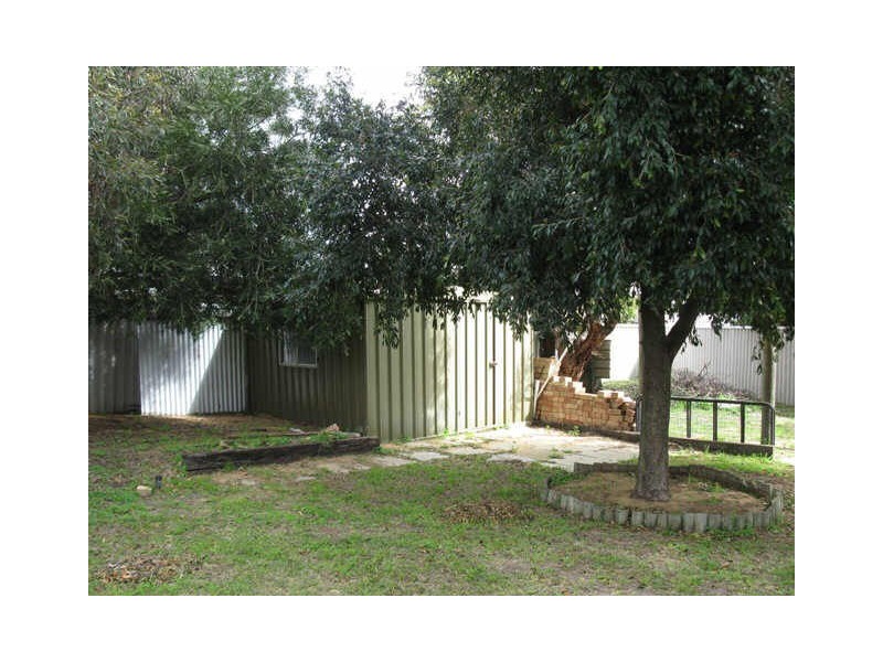 4 Darkins Retreat, Parmelia WA 6167