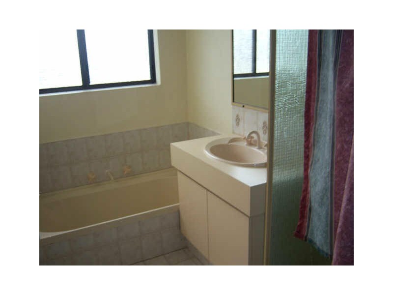 2 Milne Lane, Parmelia WA 6167