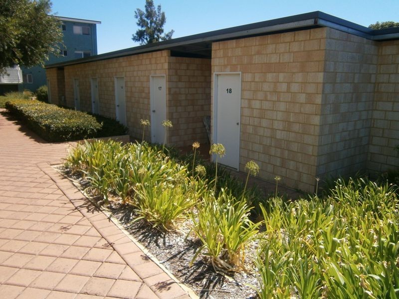 16/21 Fennager Way, Calista WA 6167