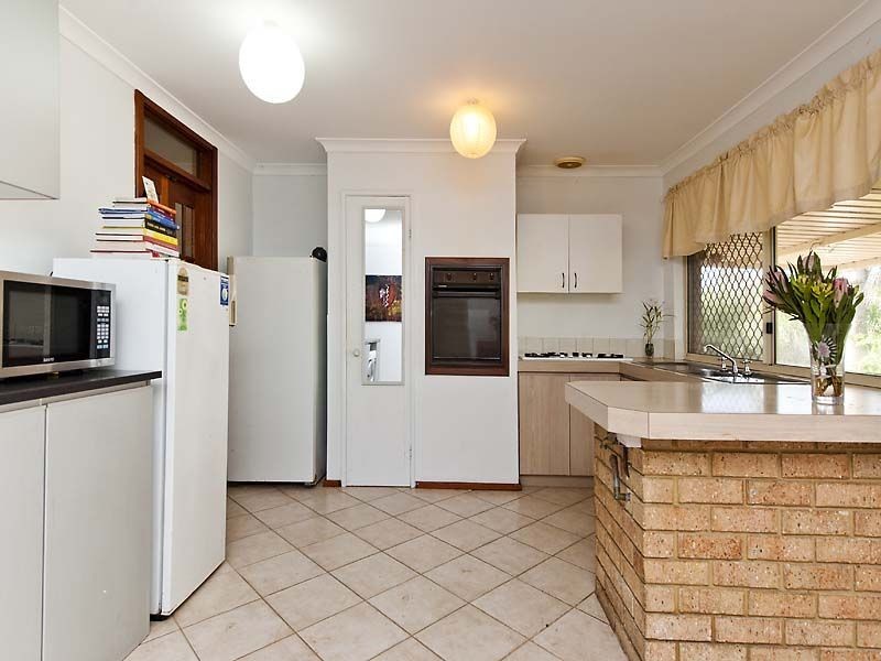 23 Judges Gardens, Leda WA 6170