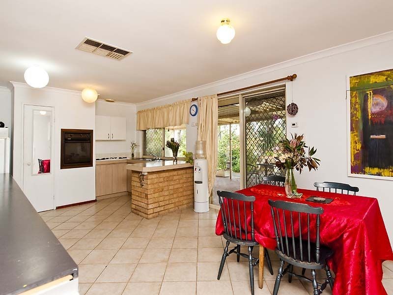 23 Judges Gardens, Leda WA 6170