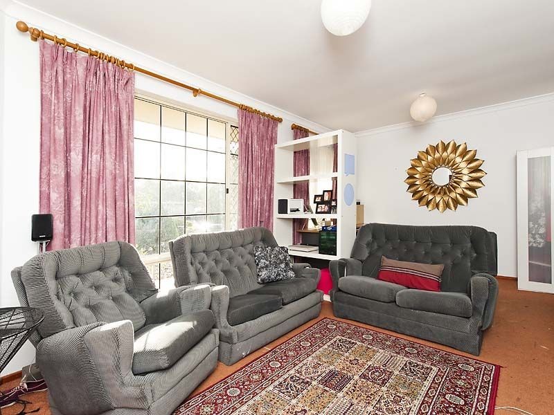 23 Judges Gardens, Leda WA 6170