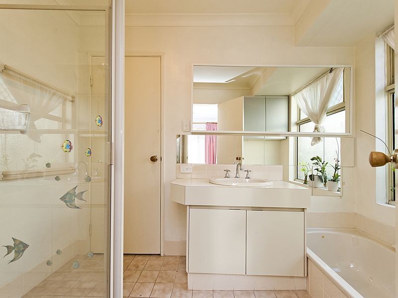 23 Judges Gardens, Leda WA 6170