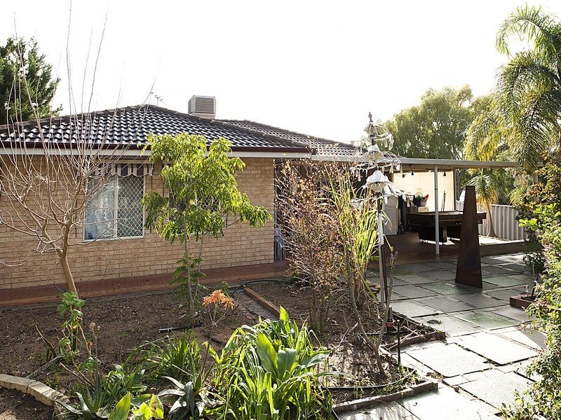 23 Judges Gardens, Leda WA 6170