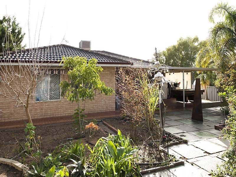 23 Judges Gardens, Leda WA 6170