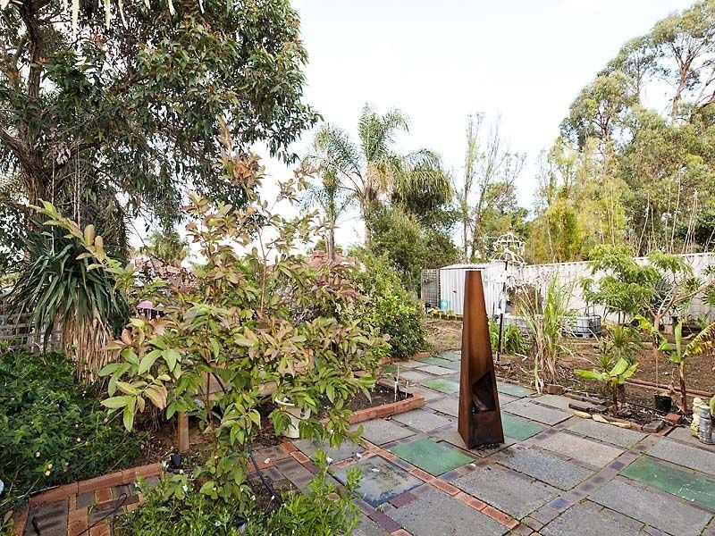 23 Judges Gardens, Leda WA 6170