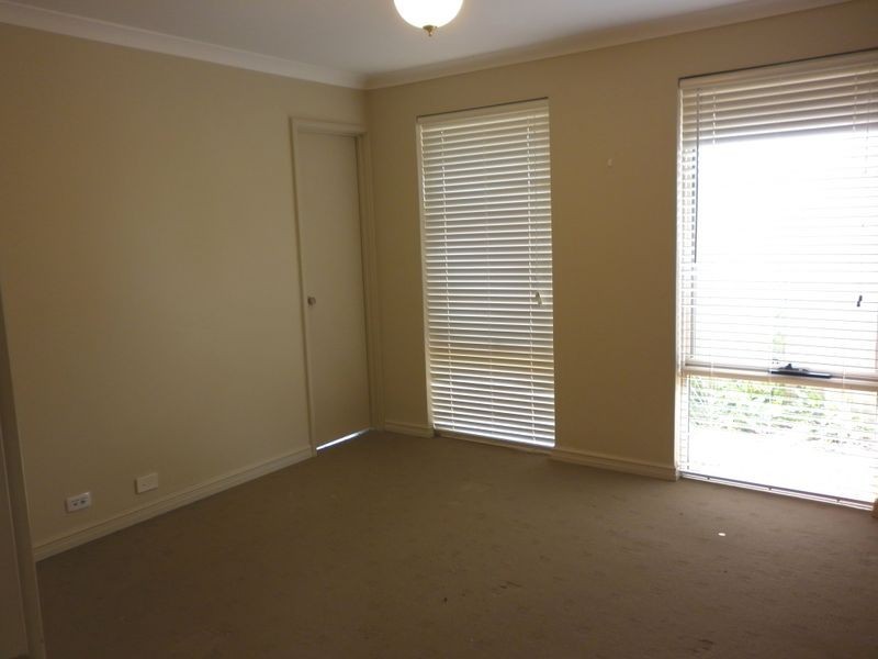 21 Weybridge Drive, Wellard WA 6170