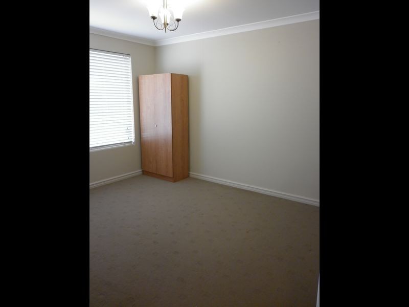 21 Weybridge Drive, Wellard WA 6170