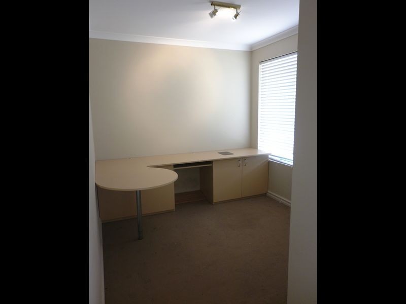 21 Weybridge Drive, Wellard WA 6170