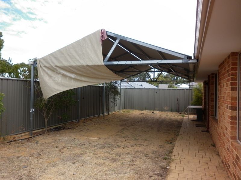 21 Weybridge Drive, Wellard WA 6170