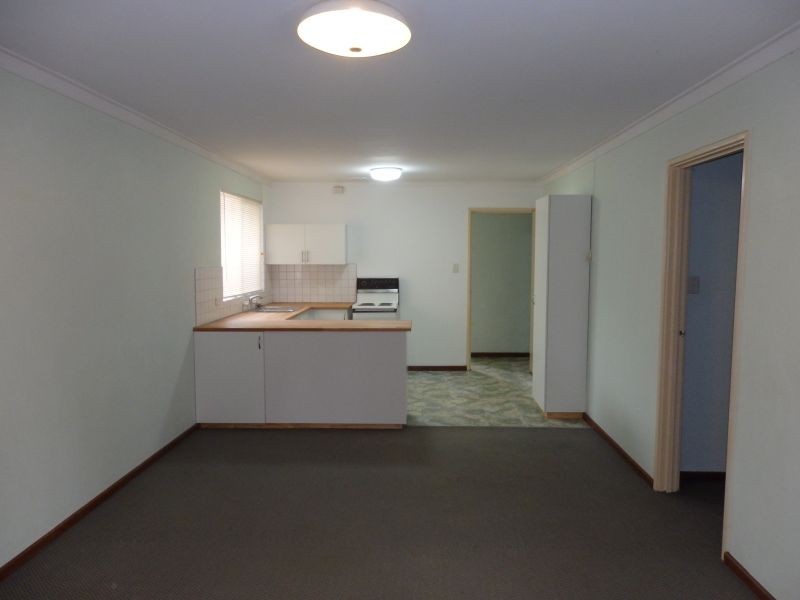 24 Madden Way, Parmelia WA 6167