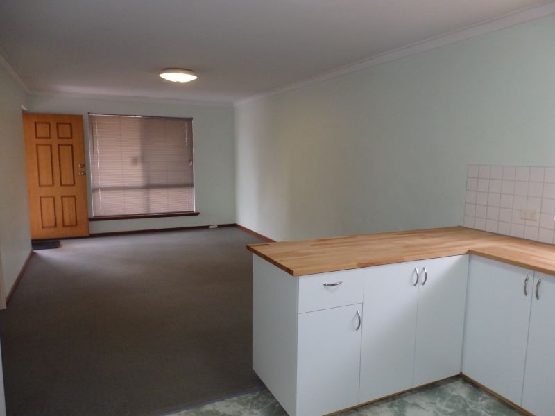 24 Madden Way, Parmelia WA 6167