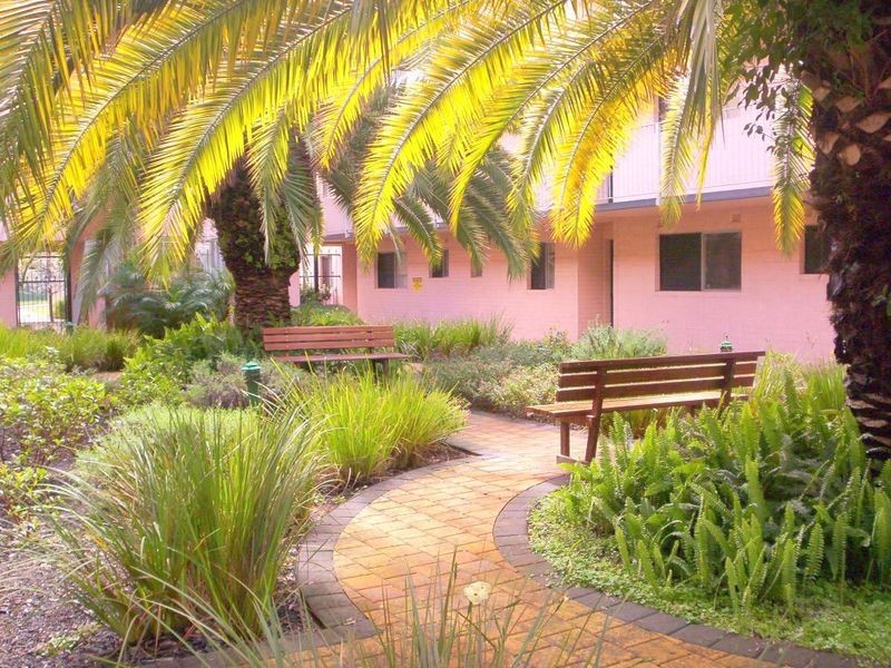 6/4 Canham Way, Orelia WA 6167